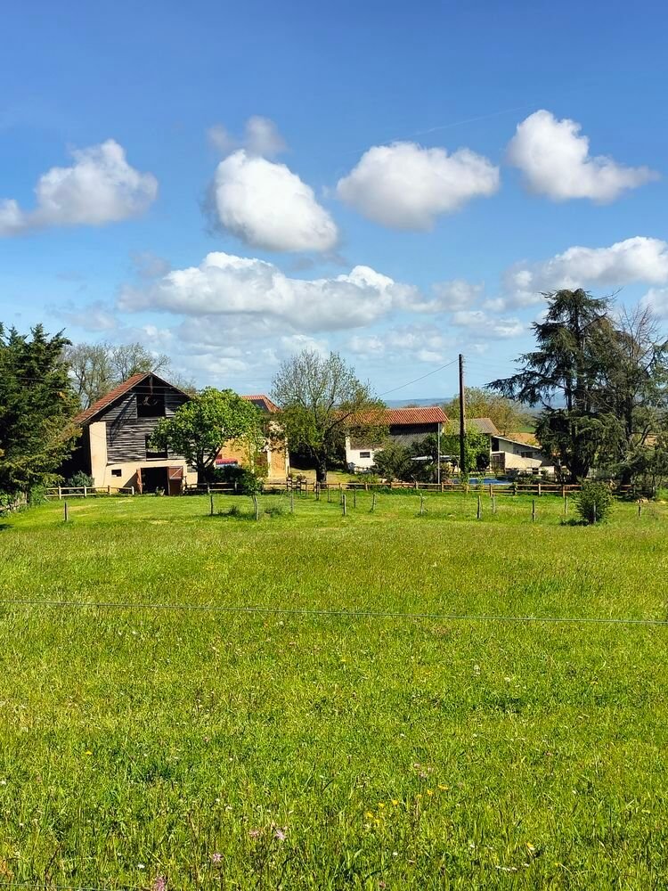 Casa de 3 dormitorios en Occitanie, France No. 337925