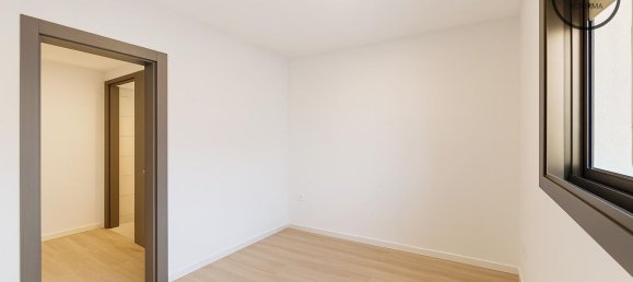 2 bedrooms Apartment in Sant Andreu, Spain No. 169879 5