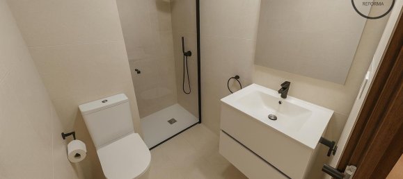 2 bedrooms Apartment in Sant Andreu, Spain No. 169879 4