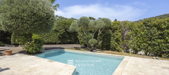 6 bedrooms Villa in Cannes, France No. 291868 3