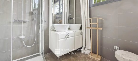 6 bedrooms Villa in Cannes, France No. 291868 9