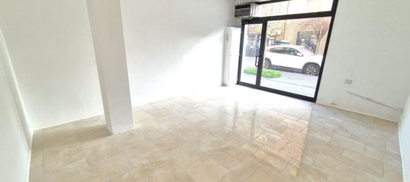35m² Office in Bologna, Italy No. 328916 3