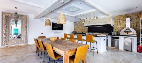 6 bedrooms House in Coin, Spain No. 141756 3