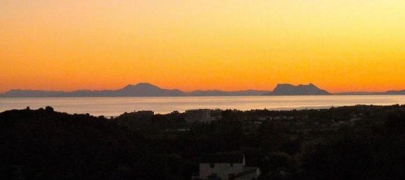 Terrain à Estepona, Spain No. 28259 3