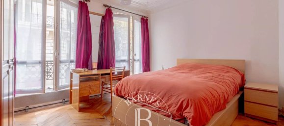 3 bedrooms Apartment in Paris, France No. 164816 7