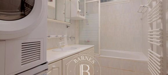 3 bedrooms Apartment in Paris, France No. 164816 9