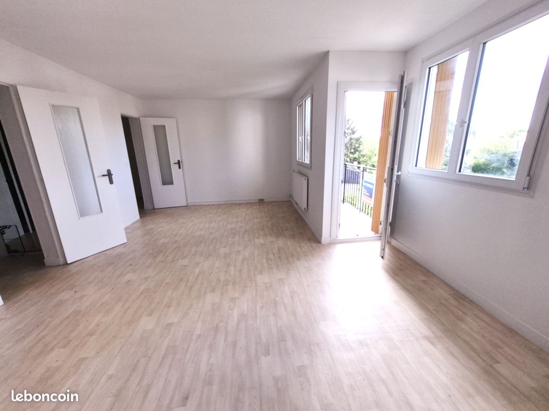 2 bedrooms Apartment in Montmorency, France No. 356776