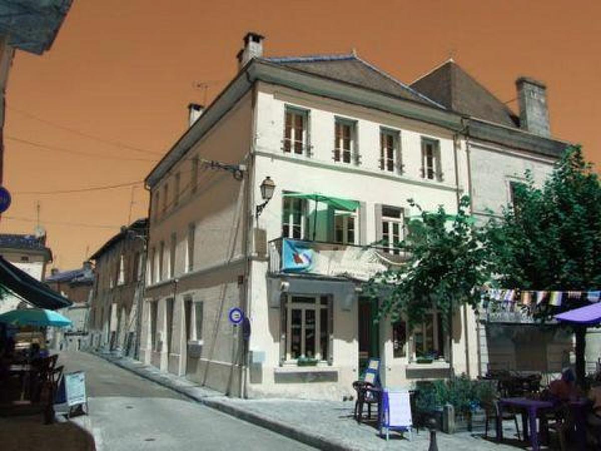 3 Schlafzimmer Laden in Chalais, France, Nr. 20696