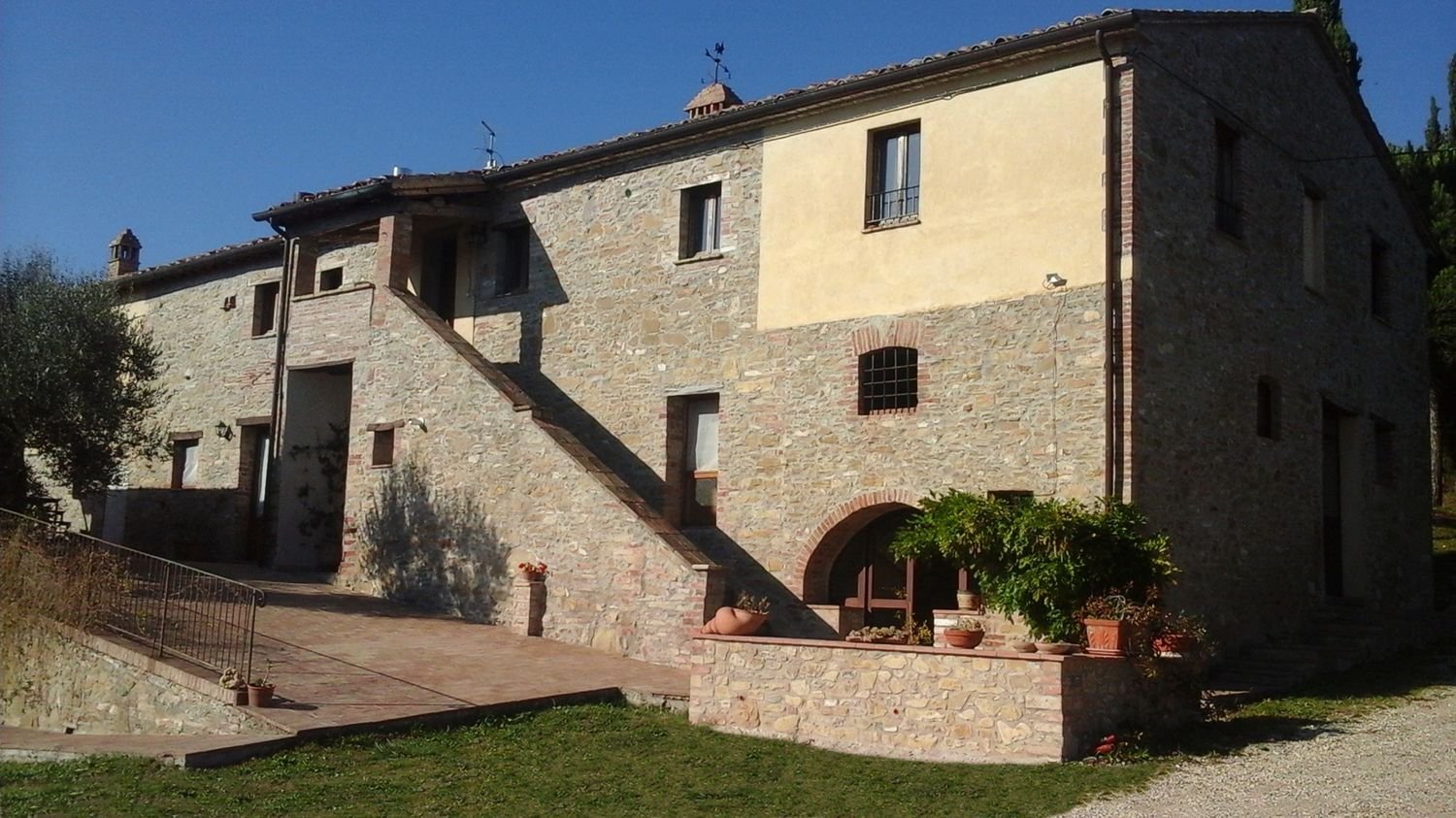 5 bedrooms Apartment in Perugia, Italy No. 350610