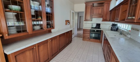 6 bedrooms Villa in Yerres, France No. 173766 10