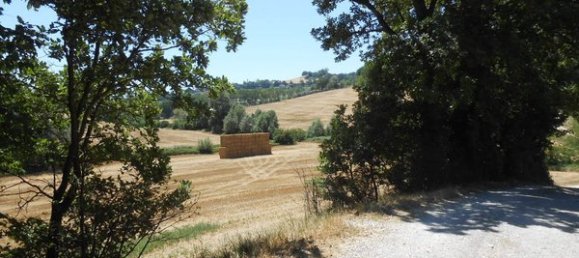 Дом с 10 комнатами в Мондавио, Италия № 113780 3