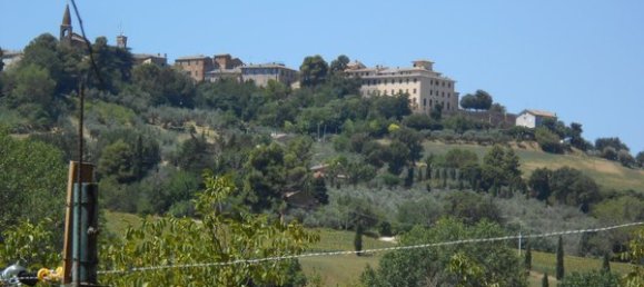 Дом с 10 комнатами в Мондавио, Италия № 113780 5