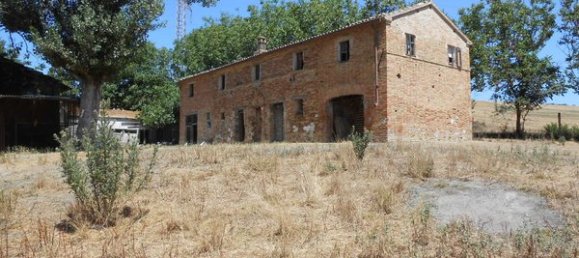 Дом с 10 комнатами в Мондавио, Италия № 113780 2