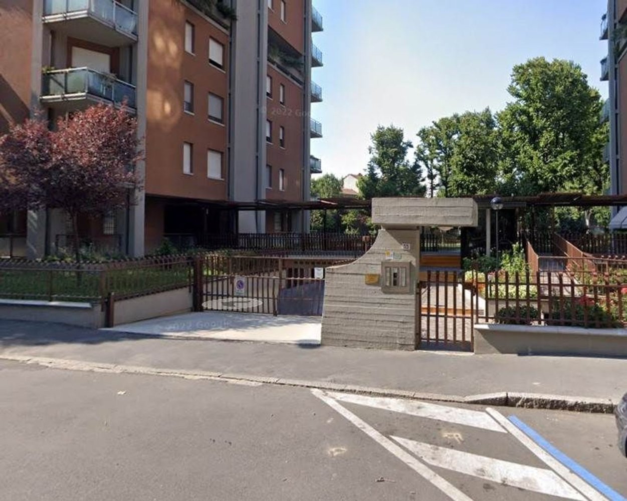 Garaje en Sesto San Giovanni, Italy 13 m² No. 179221