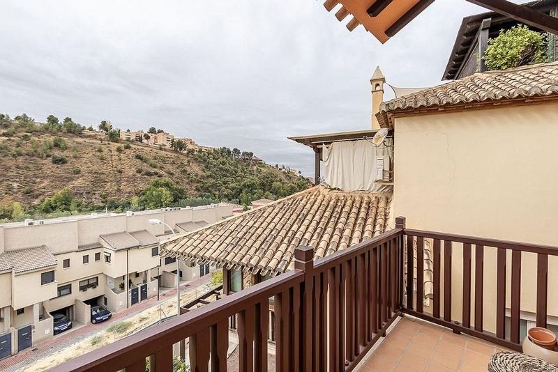 Casa de 4 dormitorios en Granada, Spain No. 230651