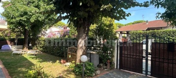 4 bedrooms Villa in Pietrasanta, Italy No. 307424 11