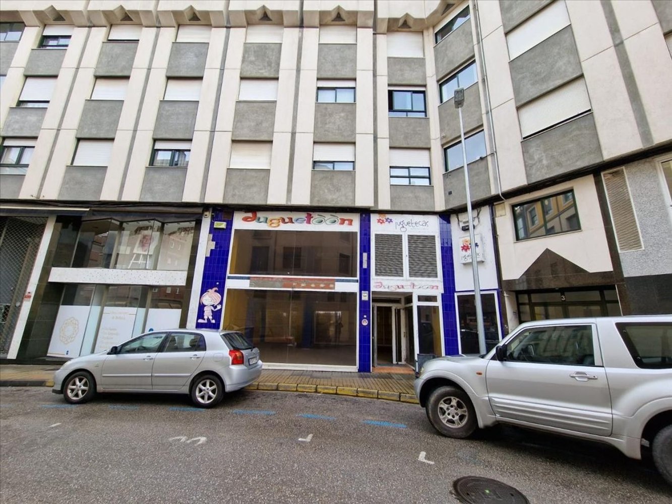 Gewerbliche Immobilie in Leon, Spain 249m², Nr. 66433