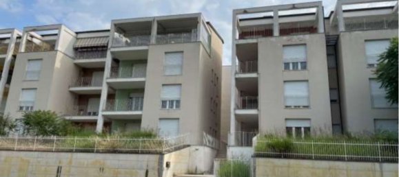 4-salle Appartement à Valfabbrica, Italy No. 51490 2