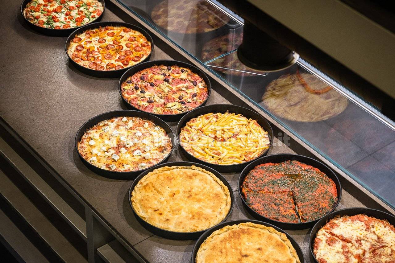 2 rooms Commercial property in Alba, Italy No. 82789