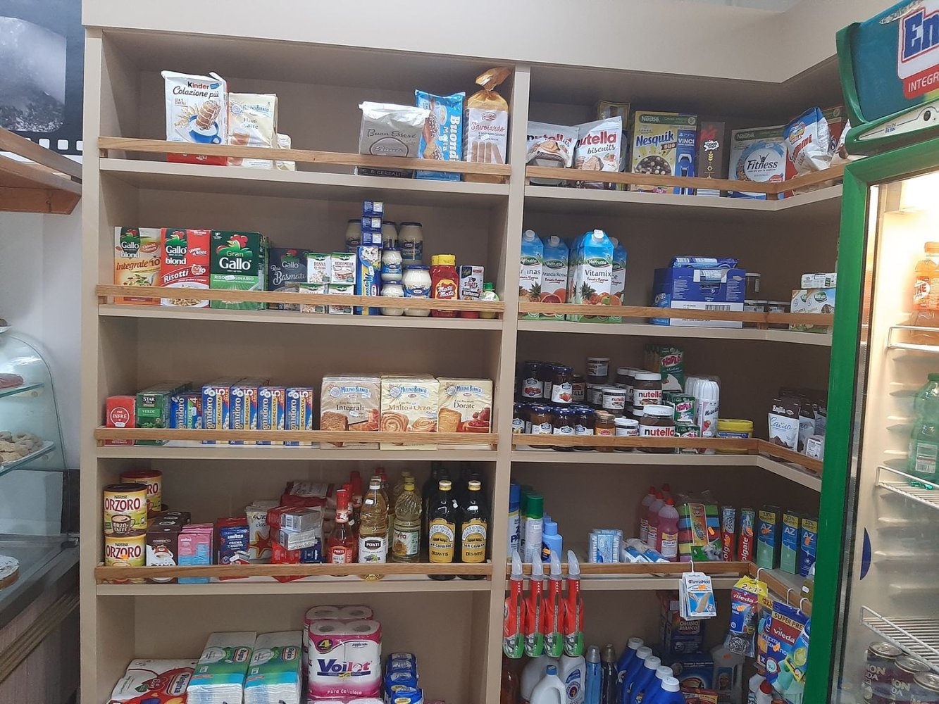 90m² Commercial property in Latina, Italy No. 256351