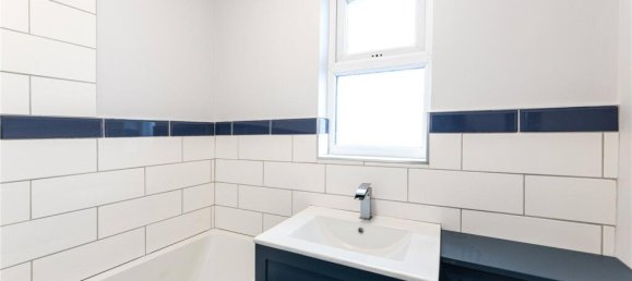 2 bedrooms Maisonette in London, United Kingdom No. 3780 6