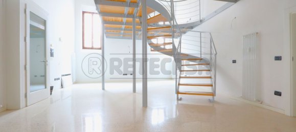 4 rooms Apartment in Vicenza, Italy No. 69821 3