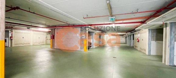 مرآب في Piacenza, Italy 30متر مربع رقم 124825 19