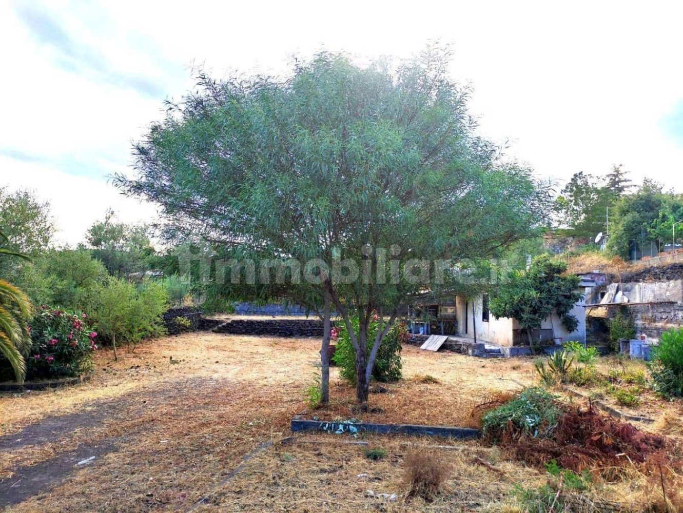 Terreno en Pedara, Italy 1011 m² No. 364432