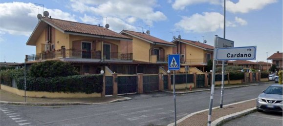 6 rooms House in Rome, Italy No. 65128 4