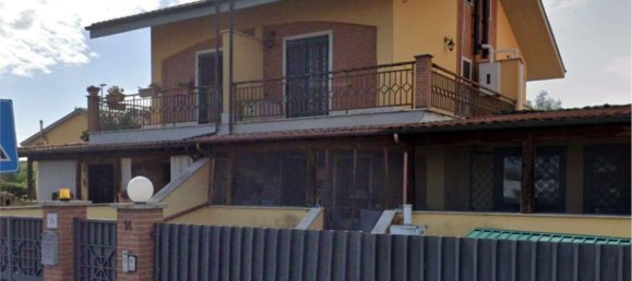 6 rooms House in Rome, Italy No. 65128 3