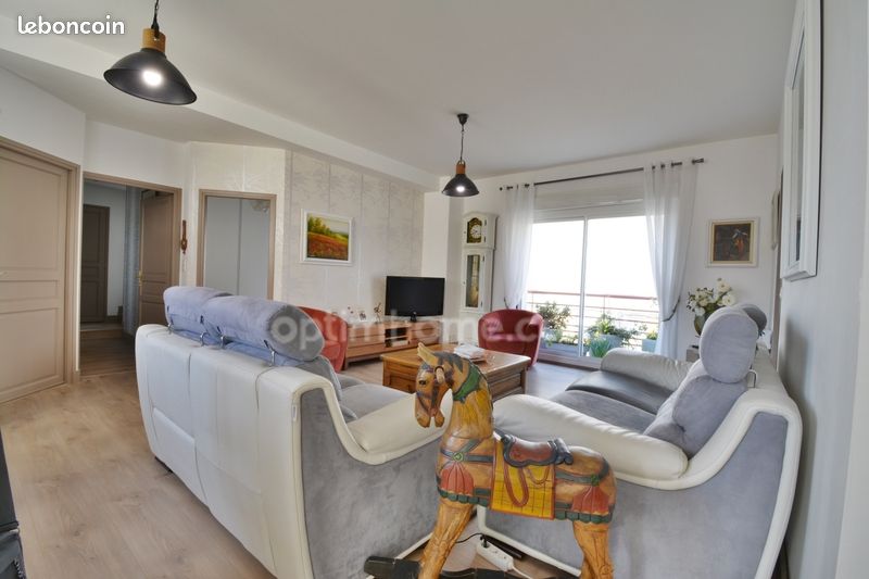 3 chambres Appartement à Saint-Quentin, France No. 215339