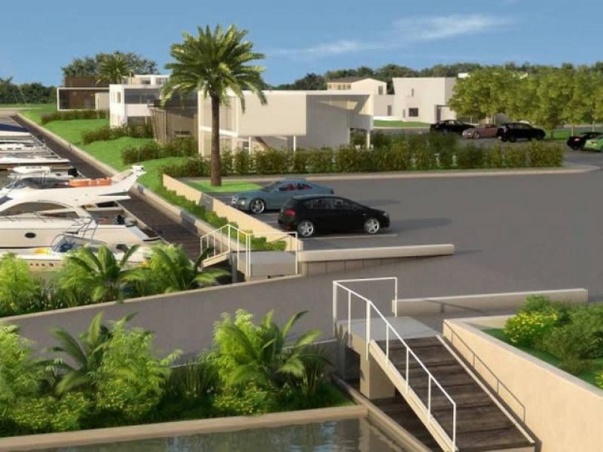 Casa de 3 dormitorios en Tigre, Argentina No. 2626