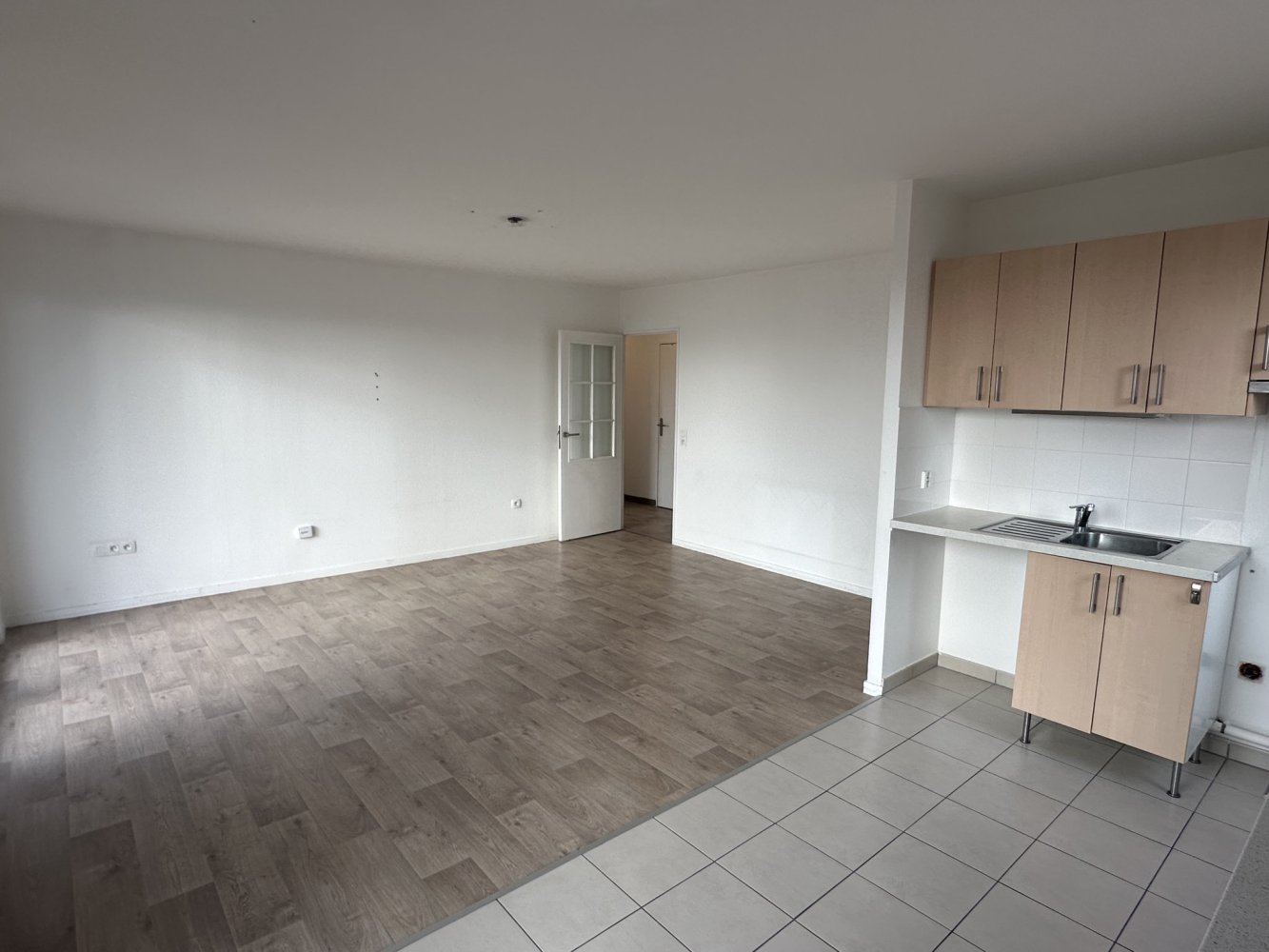 2 bedrooms Apartment in Melun, France No. 163895