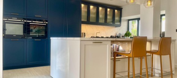 5 bedrooms Villa in Marbella, Spain No. 24703 7