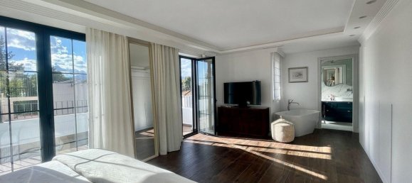 5 bedrooms Villa in Marbella, Spain No. 24703 30