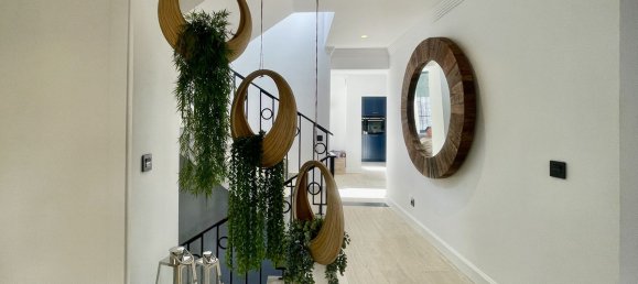 5 bedrooms Villa in Marbella, Spain No. 24703 20