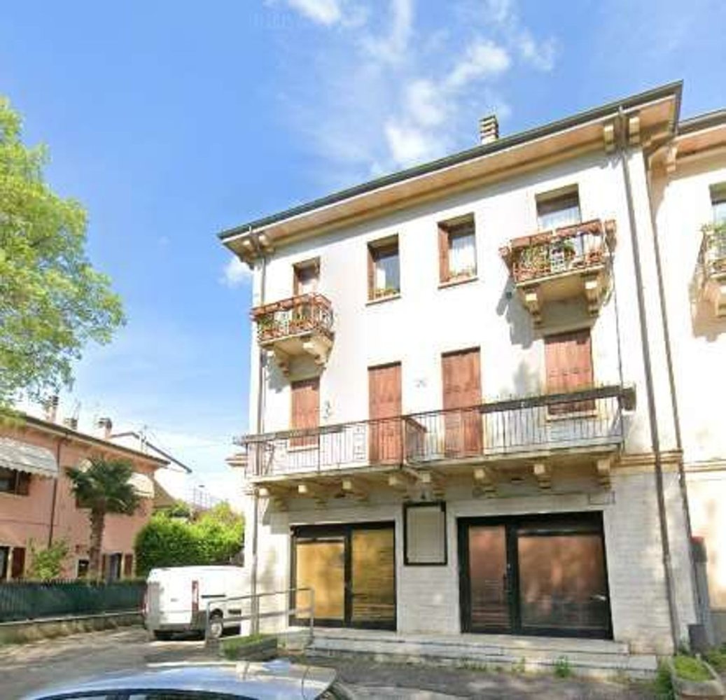 Gewerbliche Immobilie in Verona, Italy 115m², Nr. 380400