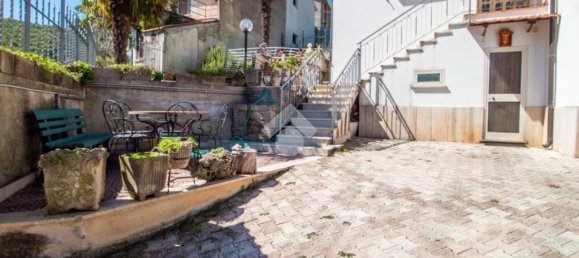 2 bedrooms Villa in Castel Sant'Angelo, Italy No. 381030 4