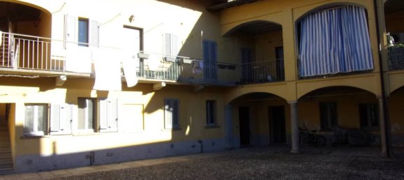 2 Schlafzimmer Wohnung in Samarate, Italy, Nr. 321520 9