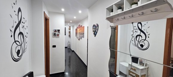 3 Schlafzimmer Wohnung in Genoa, Italy, Nr. 327474 11