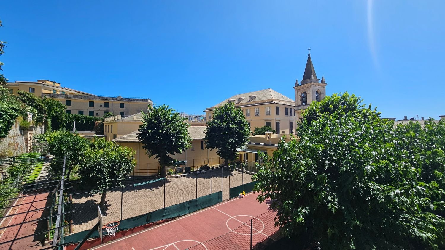 3 Schlafzimmer Wohnung in Genoa, Italy, Nr. 327474