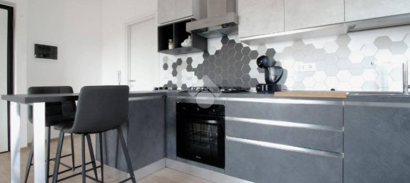 2 Schlafzimmer Wohnung in Pavia, Italy, Nr. 381391 6