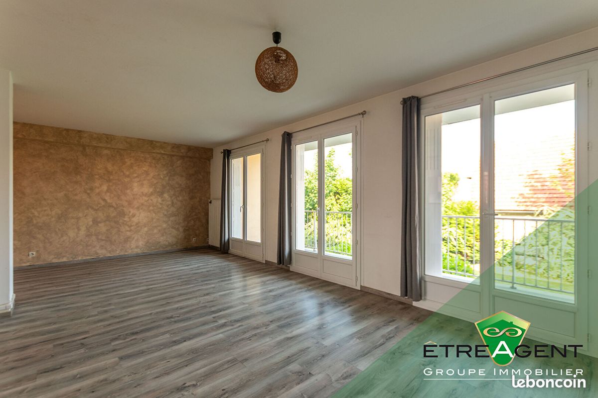 2 bedrooms Apartment in Evreux, France No. 359562