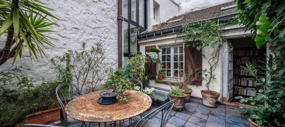 2 bedrooms House in Paris, France No. 165855 10