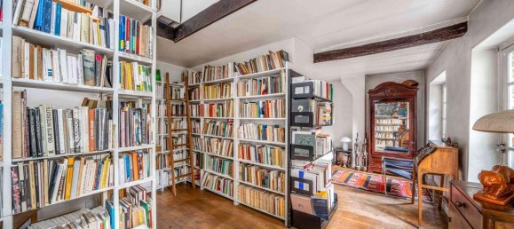 2 bedrooms House in Paris, France No. 165855 11