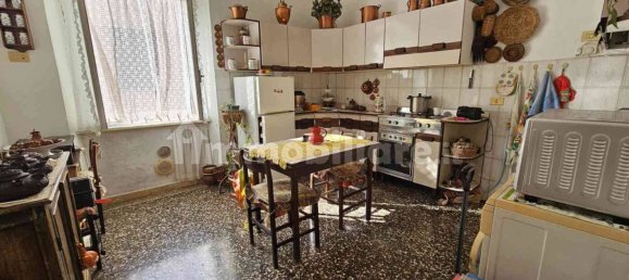 4 bedrooms Apartment in Genoa, Italy No. 32689 8