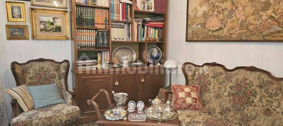 4 bedrooms Apartment in Genoa, Italy No. 32689 5