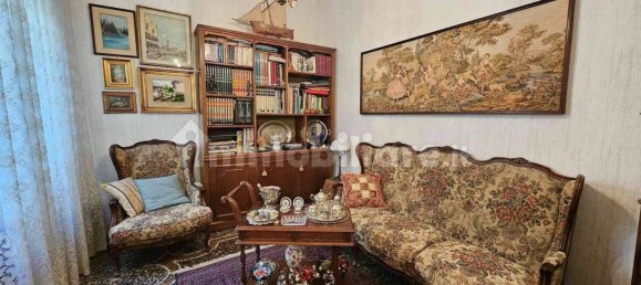 4 bedrooms Apartment in Genoa, Italy No. 32689 6