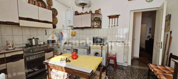 4 bedrooms Apartment in Genoa, Italy No. 32689 9
