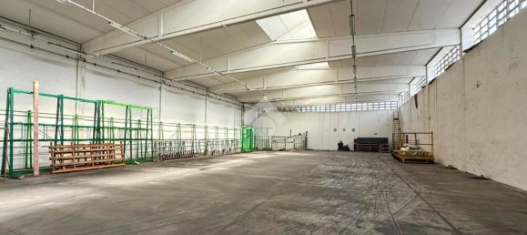 Entrepôt à Cremona, Italy 3500m² No. 286182 3
